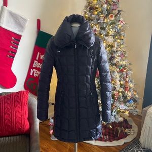 Women’s Laundry by Shelly Segal mid length puffer coat.